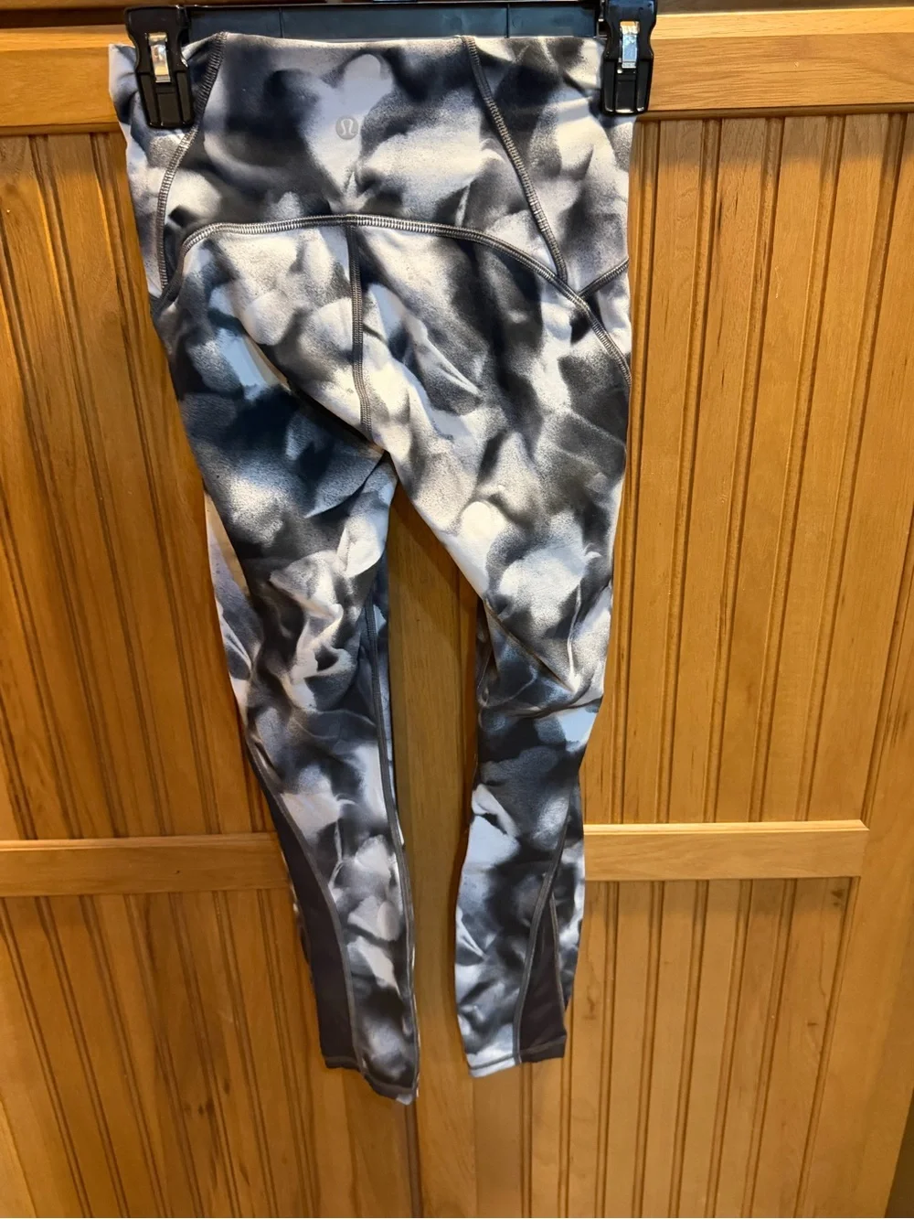 Lululemon Women’s Black & White Patterned Active Leggings